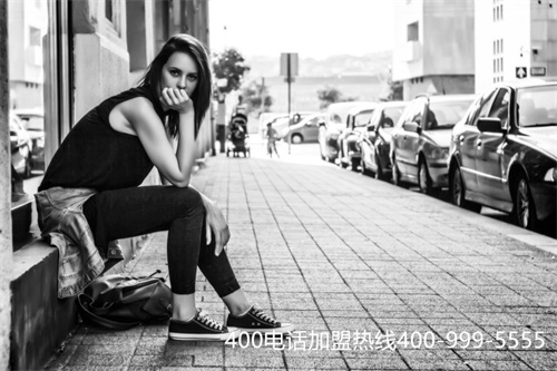 (怎么辦理400電話,麻煩嗎)(400電話申請?jiān)趺礃?？為什么被越來越多的您所關(guān)注？)