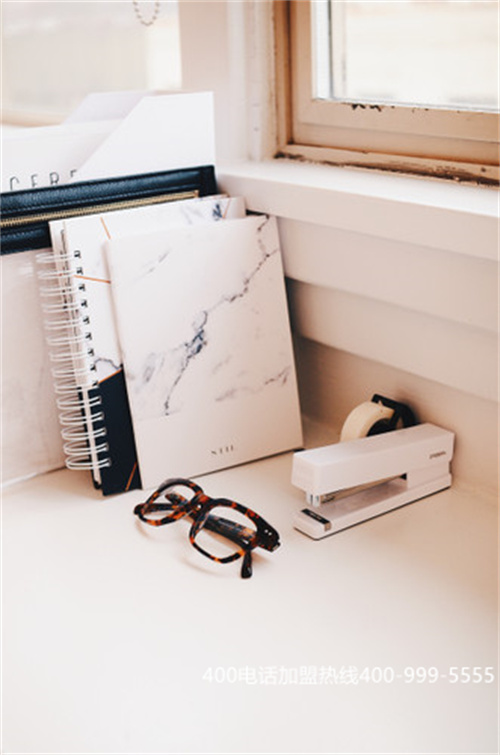 (400電話怎么辦理申請開通,操作難嗎)(400電話辦理怎樣選擇代理商？應(yīng)該以什么為依據(jù)？)